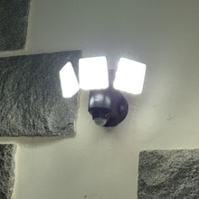 Load image into Gallery viewer, STASUN Wireless Battery Powered 700lm Motion Sensor LED Flood Light
